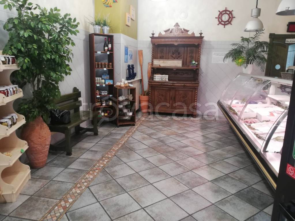 Pescheria in in vendita da privato a Caselle Torinese via Gibellini, 31