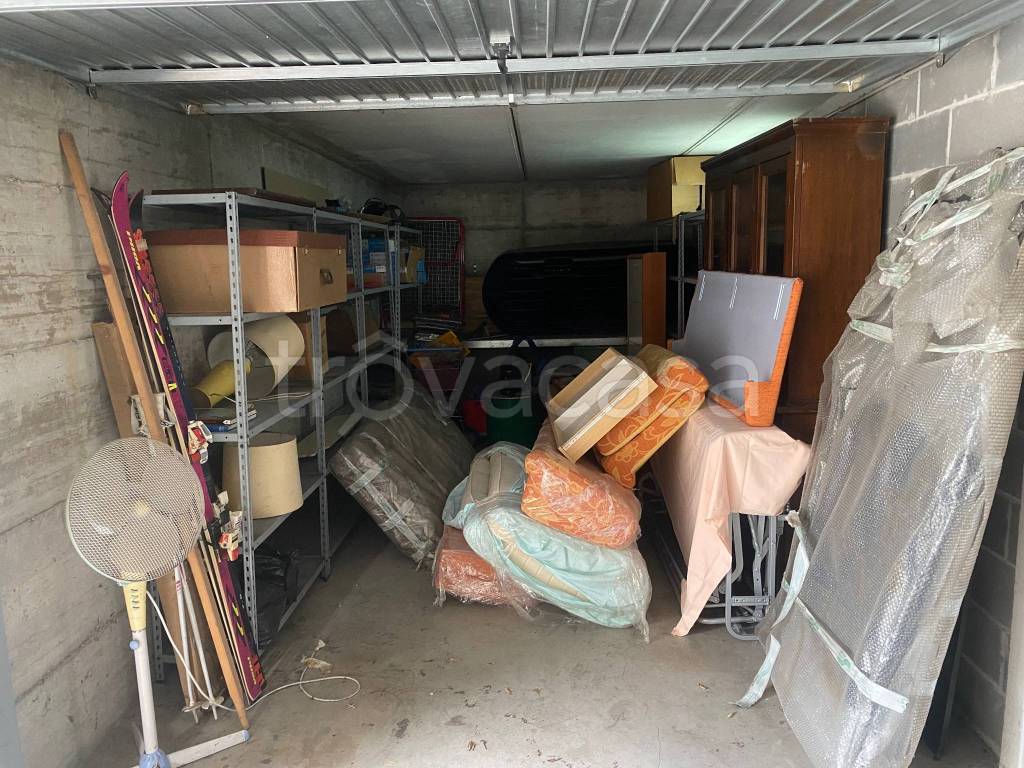 Garage in vendita a Osio Sotto via Cesare Battisti, 46