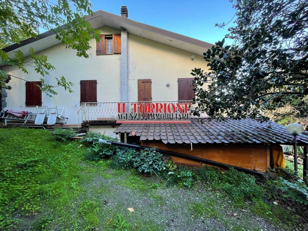 Villa Bifamiliare in vendita a Marliana strada Provinciale Mammianese