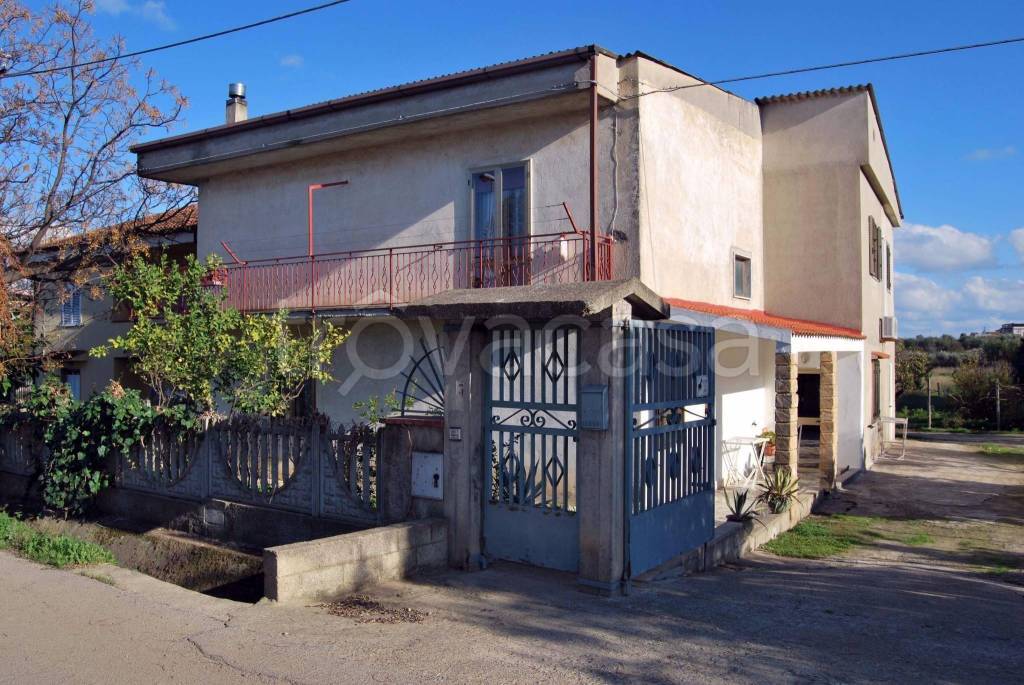 Villa in in vendita da privato a Crotone via Beata Savina, 3