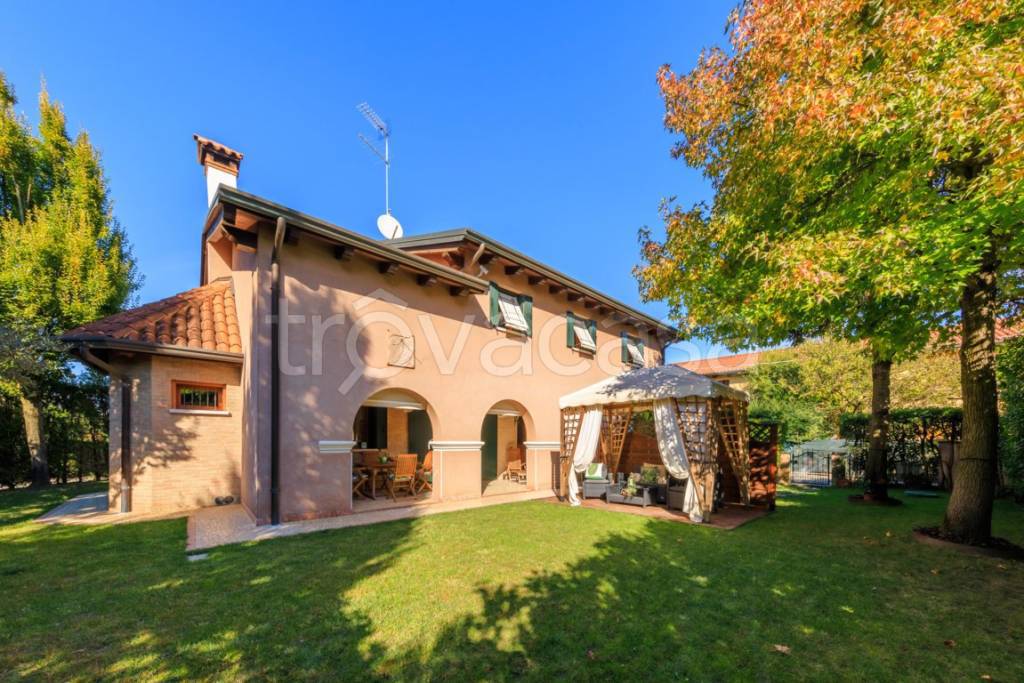 Villa in vendita a Casier via Roma