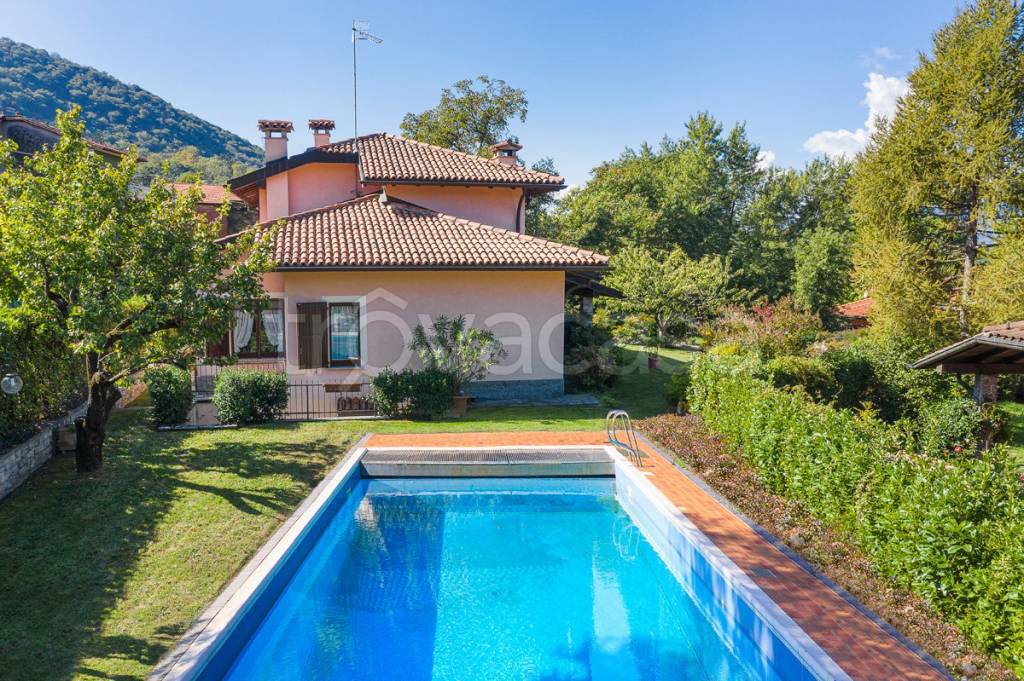 Villa in vendita a Orino via Milano
