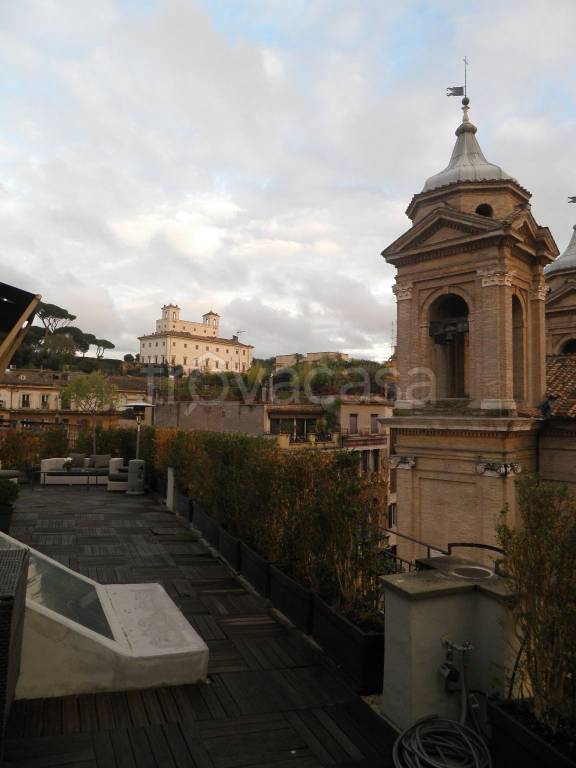 Appartamento in affitto a Roma via della Fontanella di Borghese