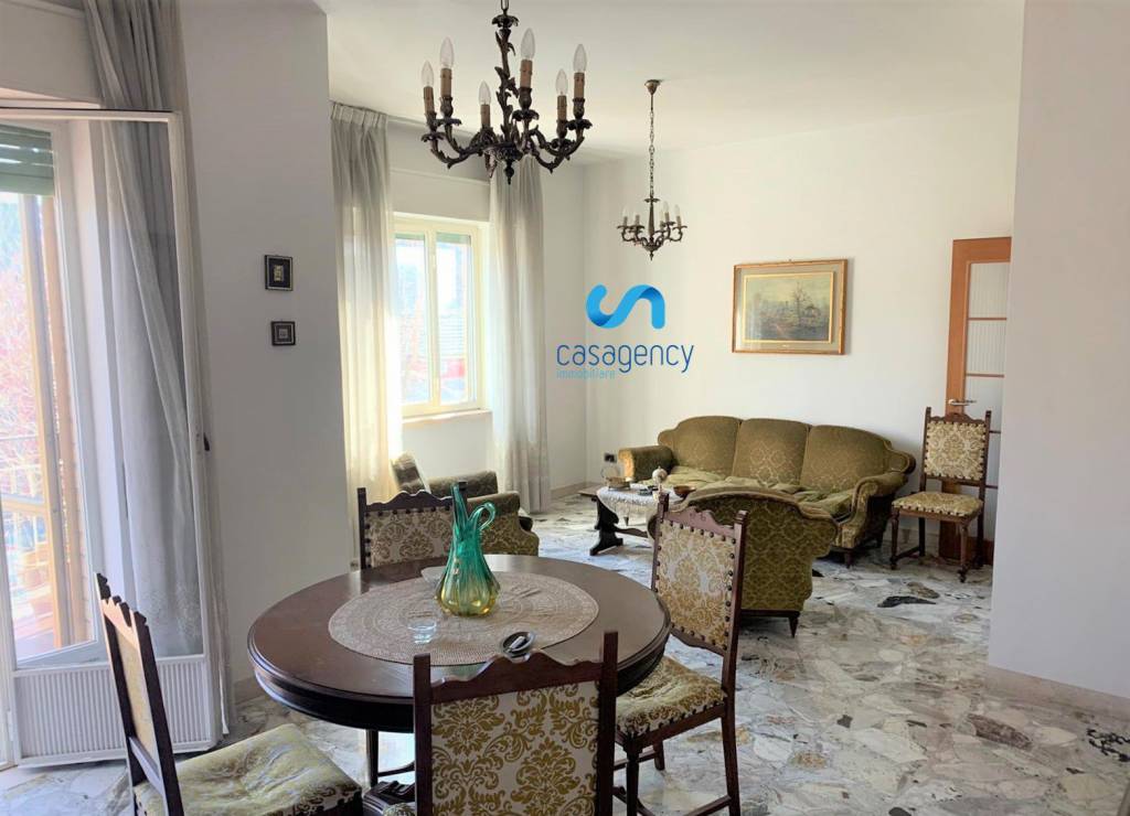 Appartamento in vendita a Caserta via Luigi Settembrini, 23