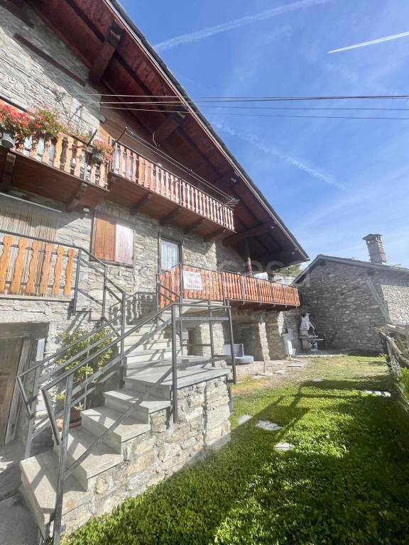 Villa a Schiera in vendita ad Allein frazione Daillon