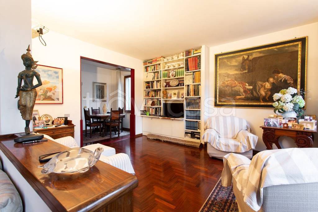 Appartamento in vendita a Siena via Camollia