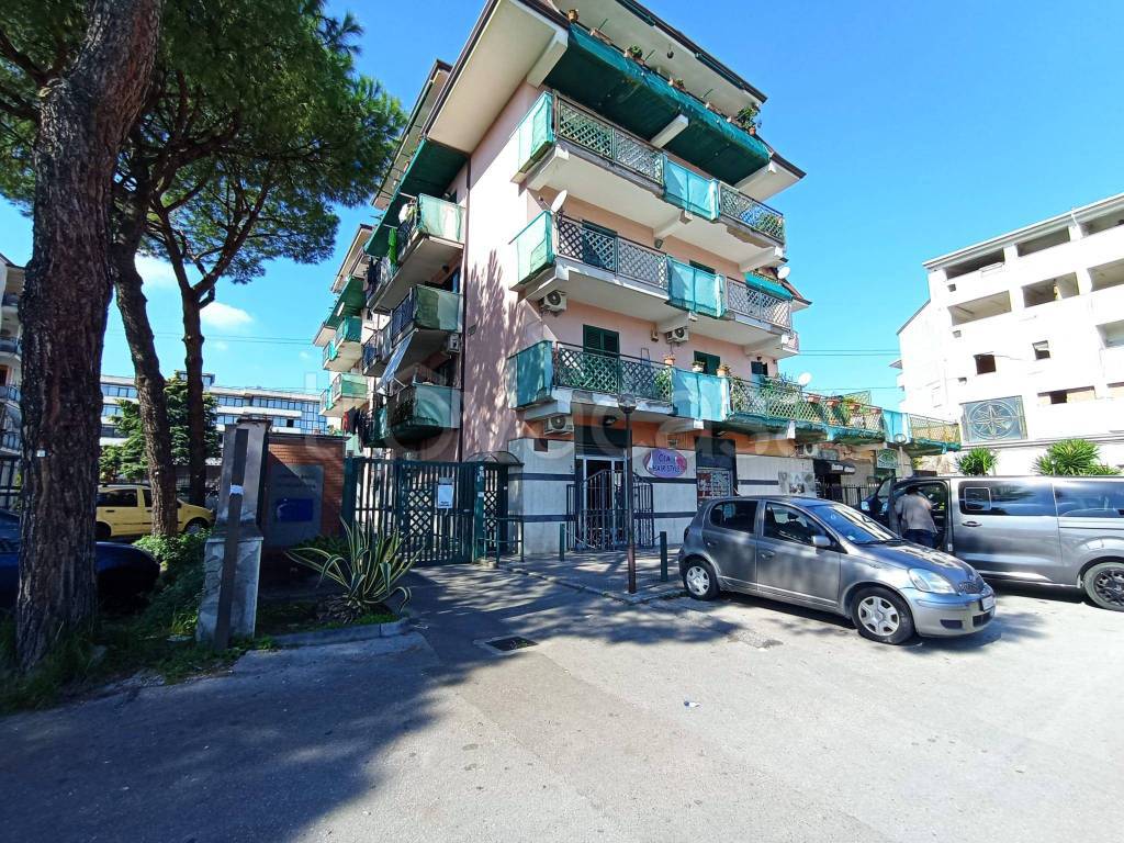 Ufficio in vendita a Melito di Napoli via Toscana