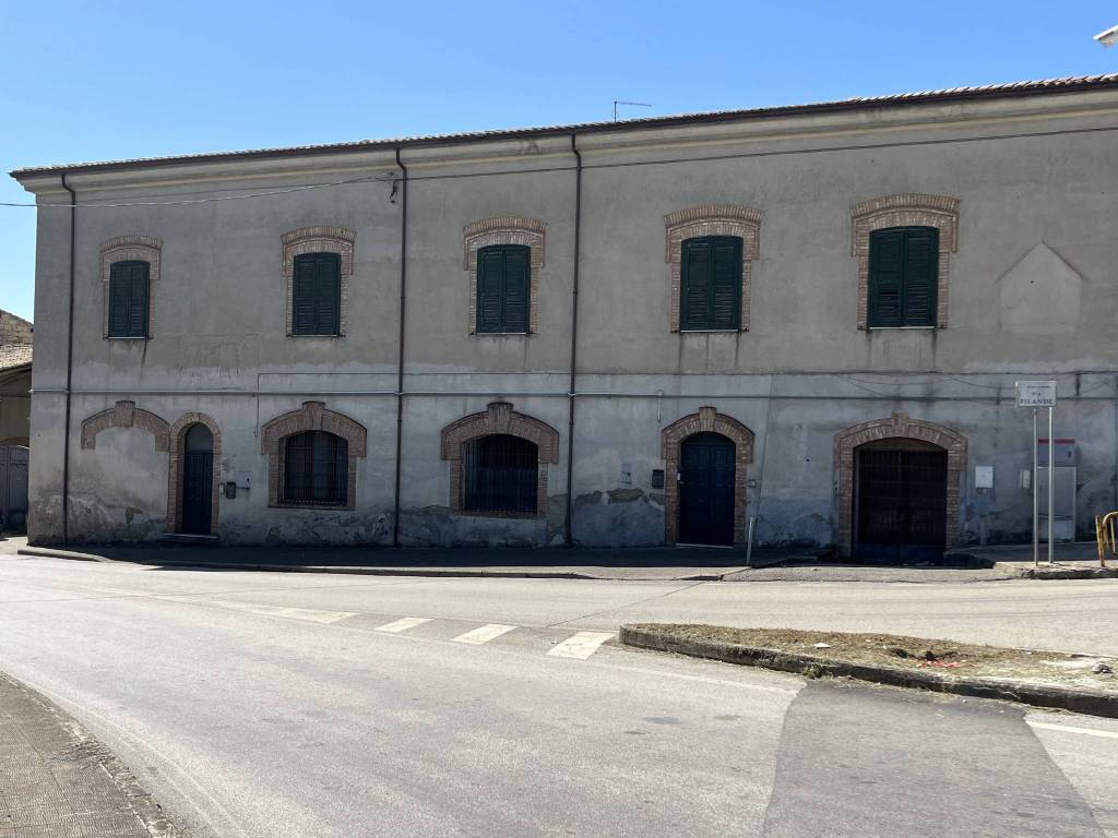 Capannone Industriale in vendita ad Avellino via Filande