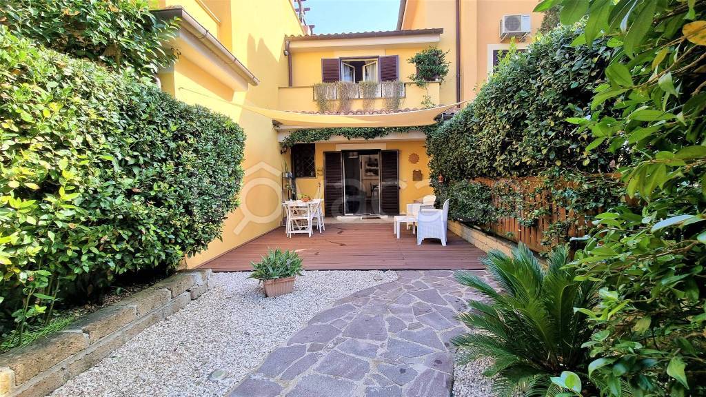 Villa a Schiera in vendita a Trevignano Romano via Nizza