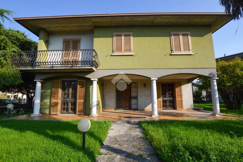 Villa in vendita a Bagnolo Mella viale Europa, 70