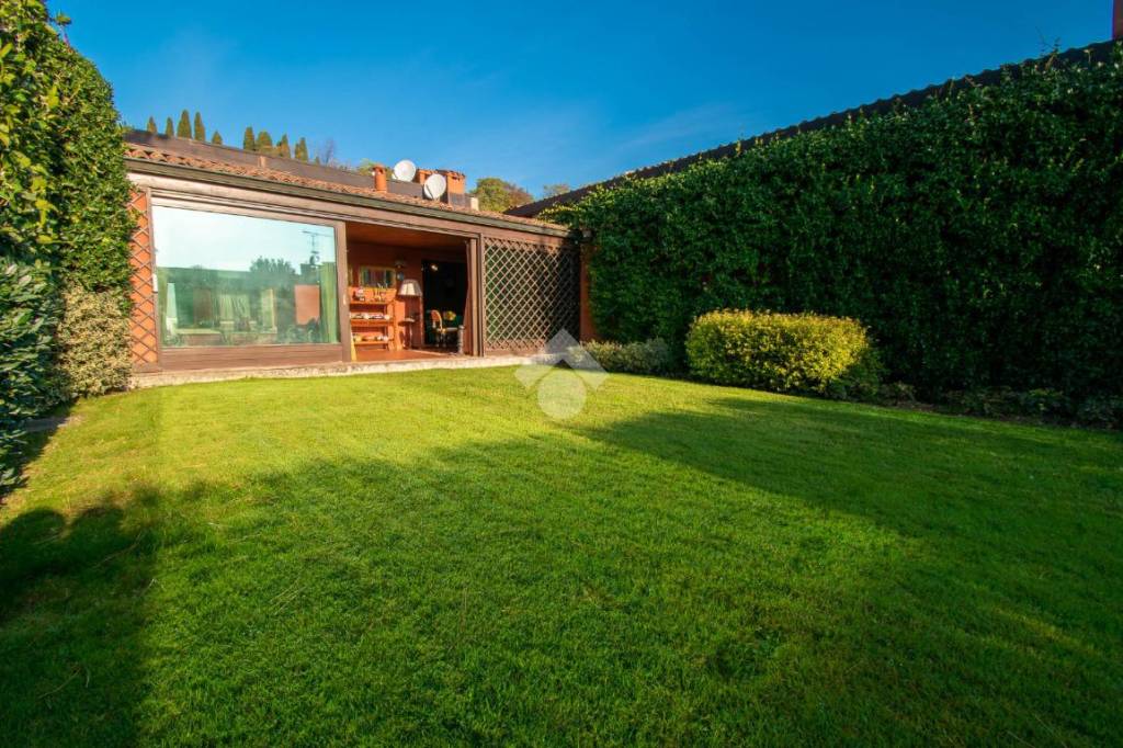 Villa a Schiera in vendita a Soiano del Lago via 10 Giornate