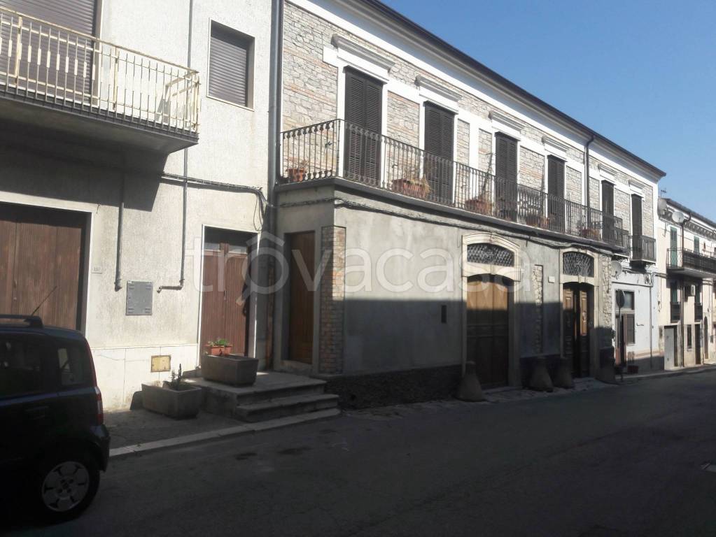 Casa Indipendente in vendita a Lacedonia corso Augustale