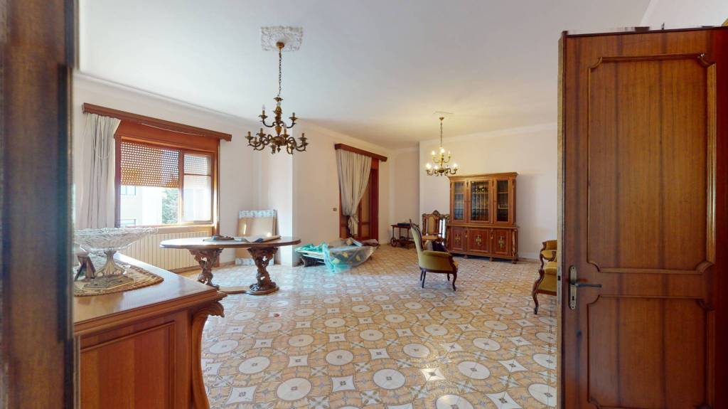 Appartamento in vendita a Squinzano via Ugo Foscolo, 20