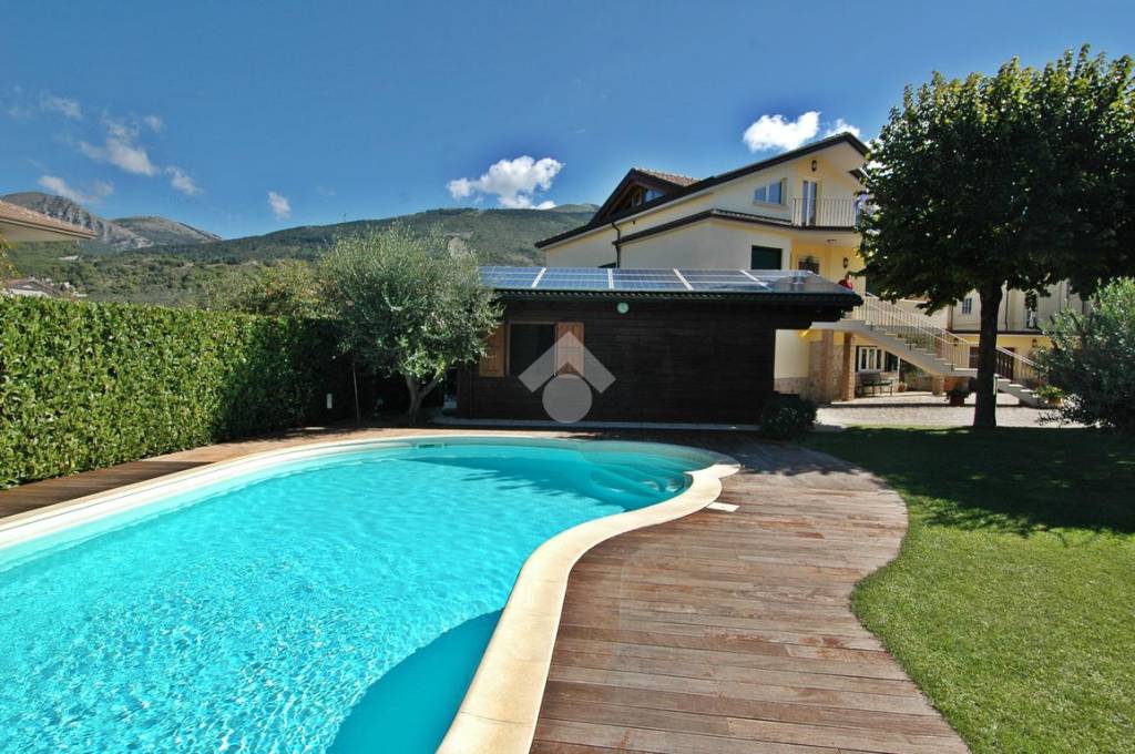 Villa in vendita a Gualdo Tadino via g. Bruno, 57