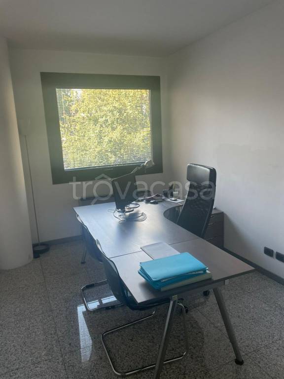Ufficio in in affitto da privato a Lecco piazza Lega Lombarda, 3b