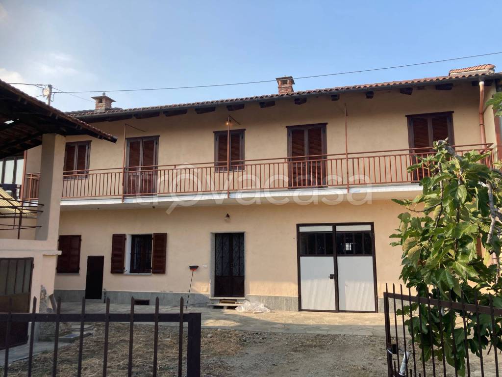 Casa Indipendente in vendita a Cavour via Villafranca