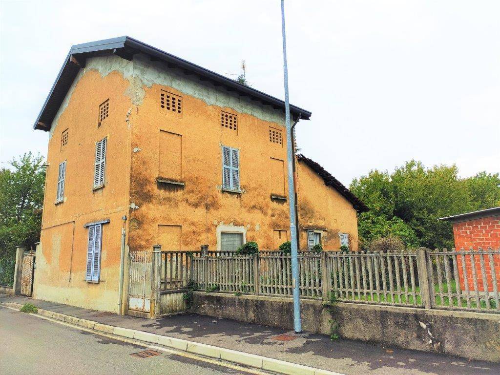 Villa in vendita a Tradate via Alessandro Volta, 6