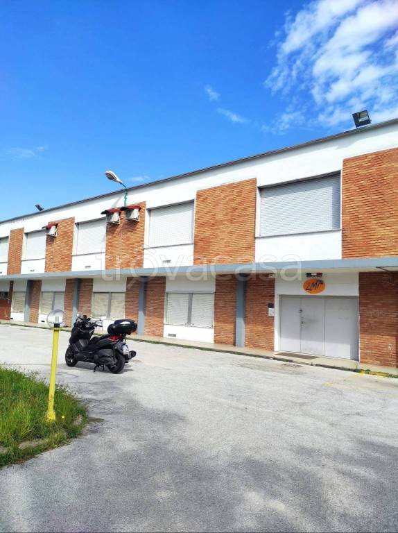 Capannone Industriale in in affitto da privato ad Arzano corso Salvatore d'Amato, 57