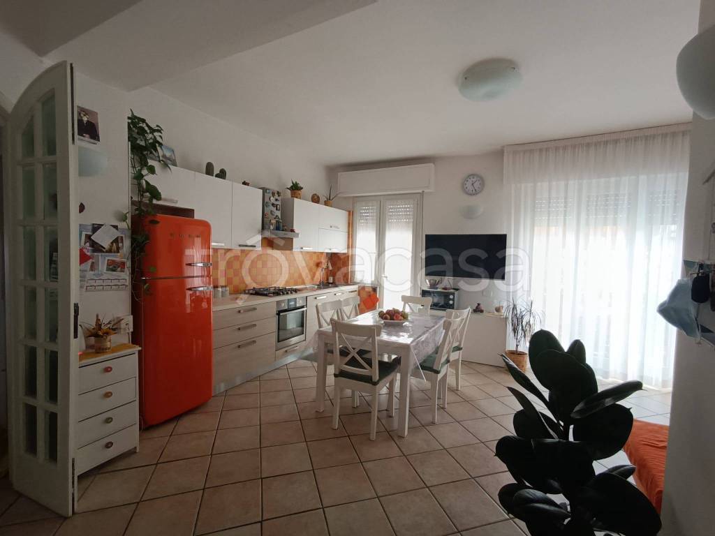Appartamento in in vendita da privato a Sarzana via Angelo Lucri, 37