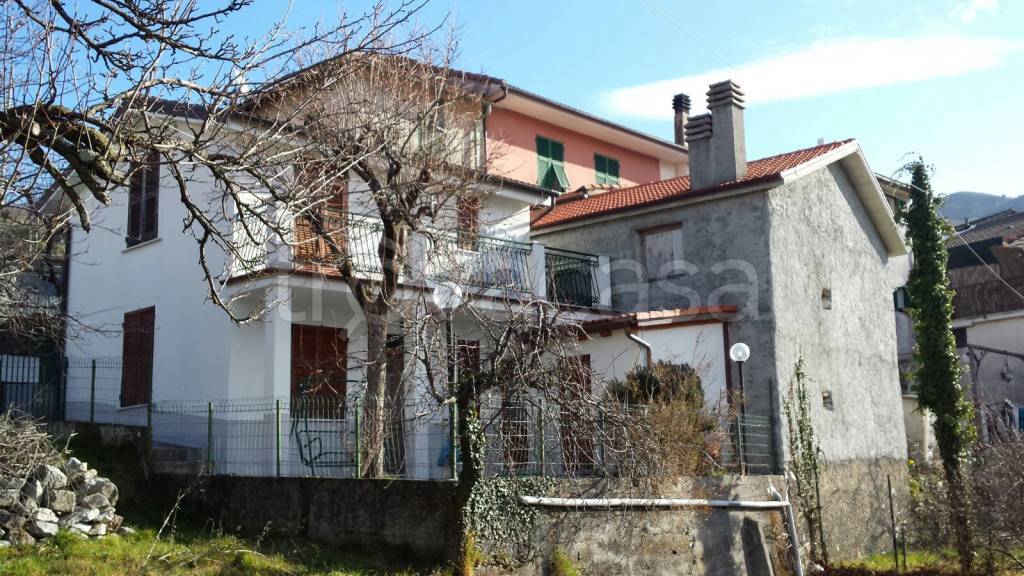 Villa in vendita a Ne via Arzeno