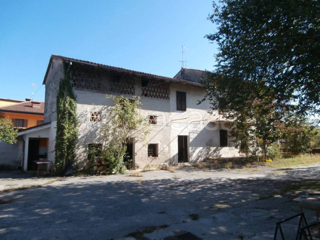 Rustico in vendita a Savogna d'Isonzo via 24 Maggio