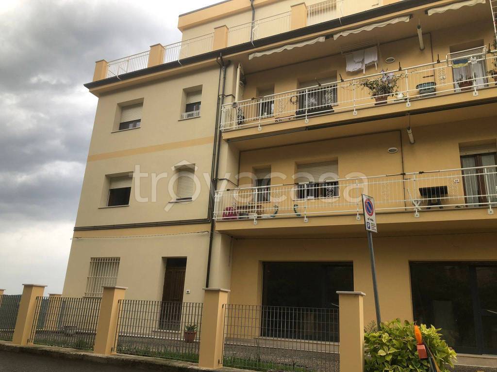 Appartamento in vendita a Montefortino via Domenico Sbarra, 26