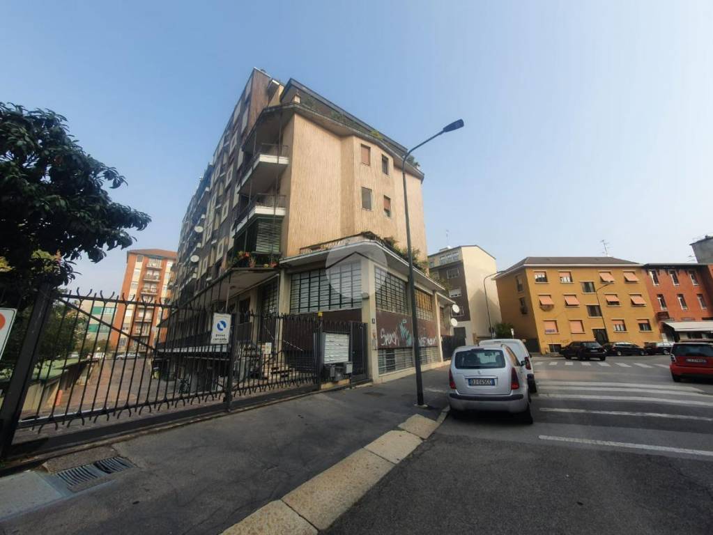 Appartamento in vendita a Milano via Modica, 16
