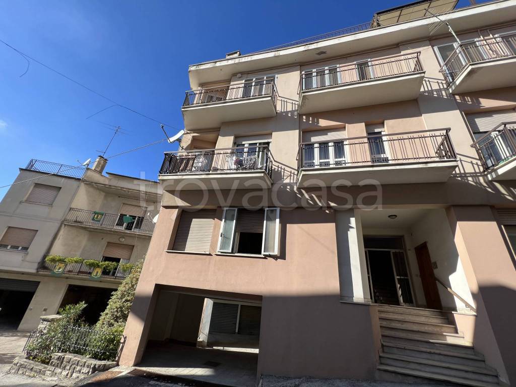 Appartamento in vendita a Gualdo Tadino via Angelo Pennoni