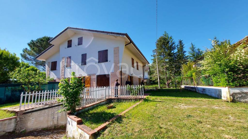 Villa a Schiera in vendita a Sarnano contrada Brilli, 39/a
