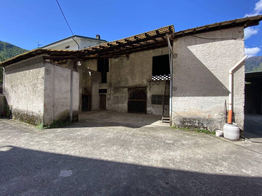 Colonica in vendita a Prata Camportaccio via Tunesa