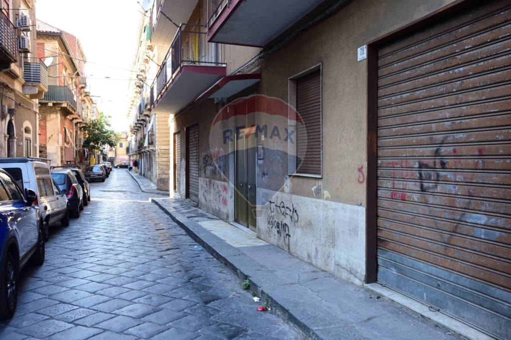 Negozio in vendita a Catania via Fornai, 29