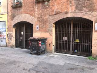 Garage in affitto a bologna piazzetta della pioggia