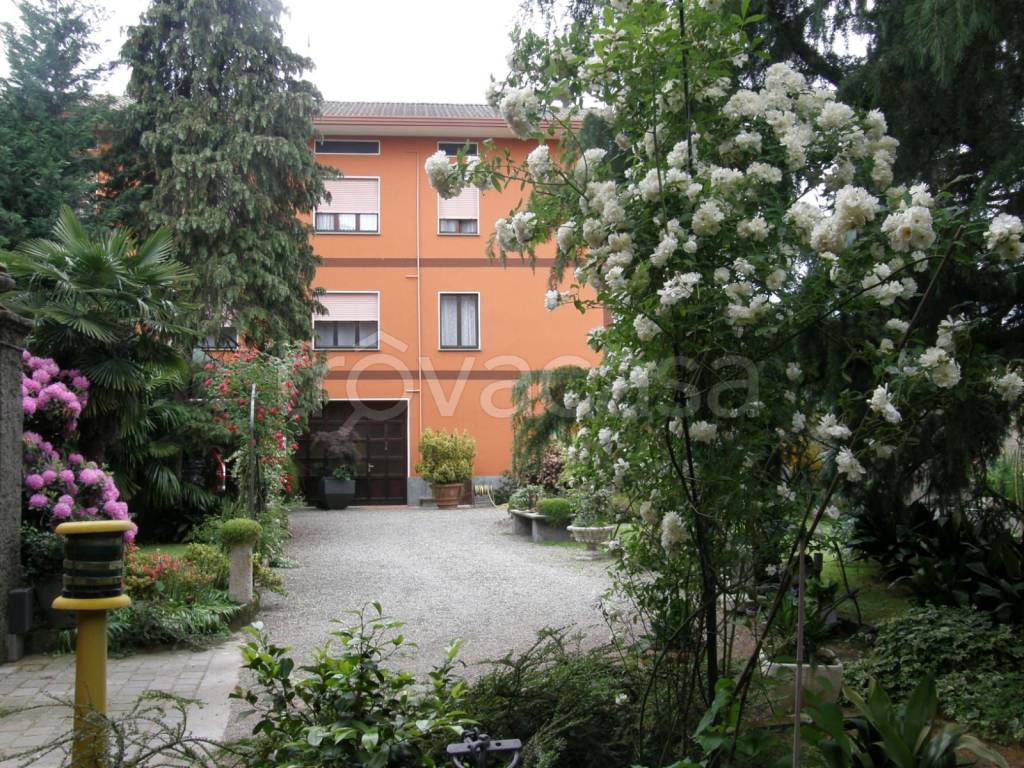 Villa Bifamiliare in vendita a Ghemme via San Genesio