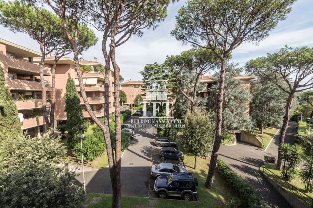 Appartamento in vendita a Roma via Cassia, 1100