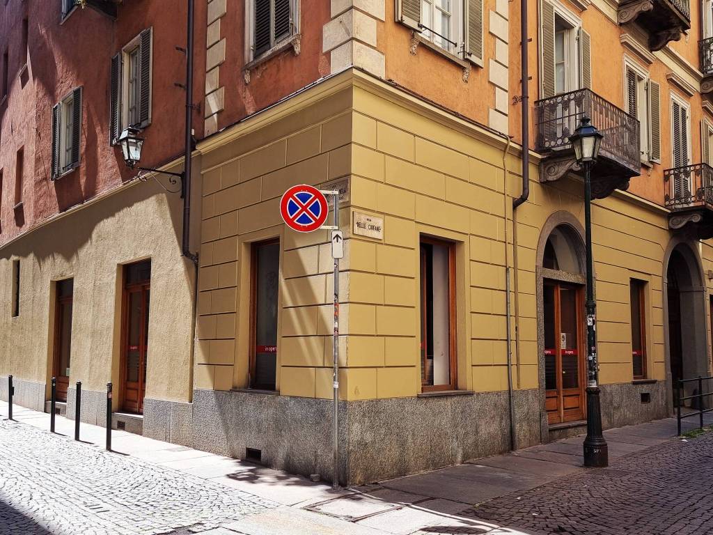 Negozio in vendita a Torino via delle Orfane, 30D