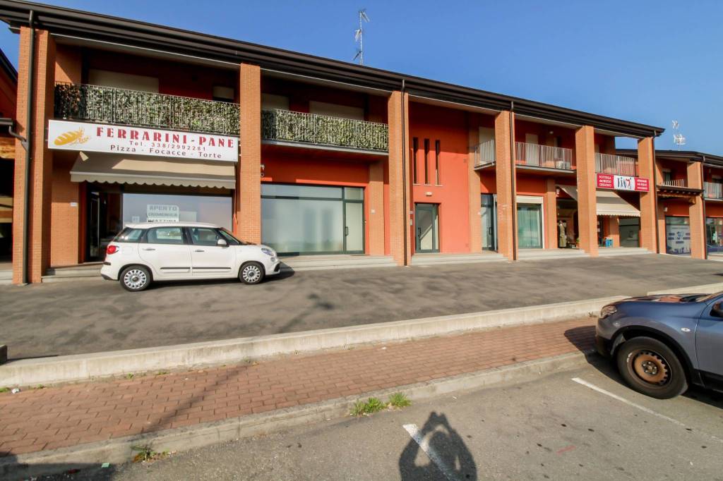 Appartamento in vendita a Langhirano str. Per Parma, 35