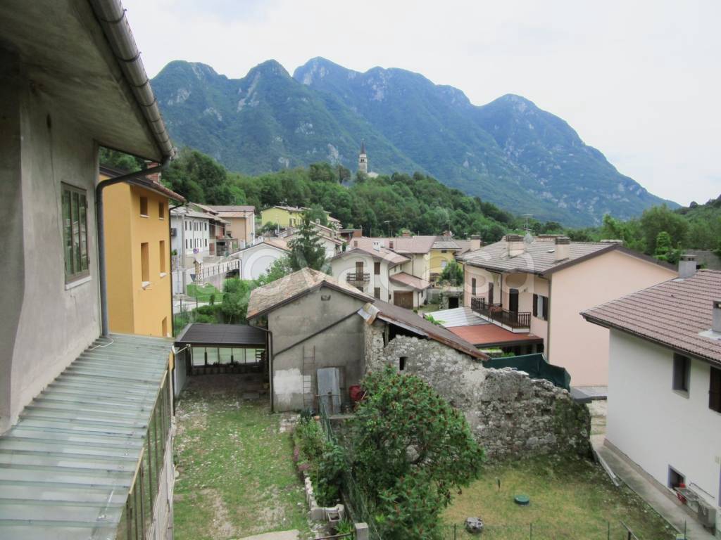 Villa in vendita a Cavazzo Carnico via della Fontana, 7