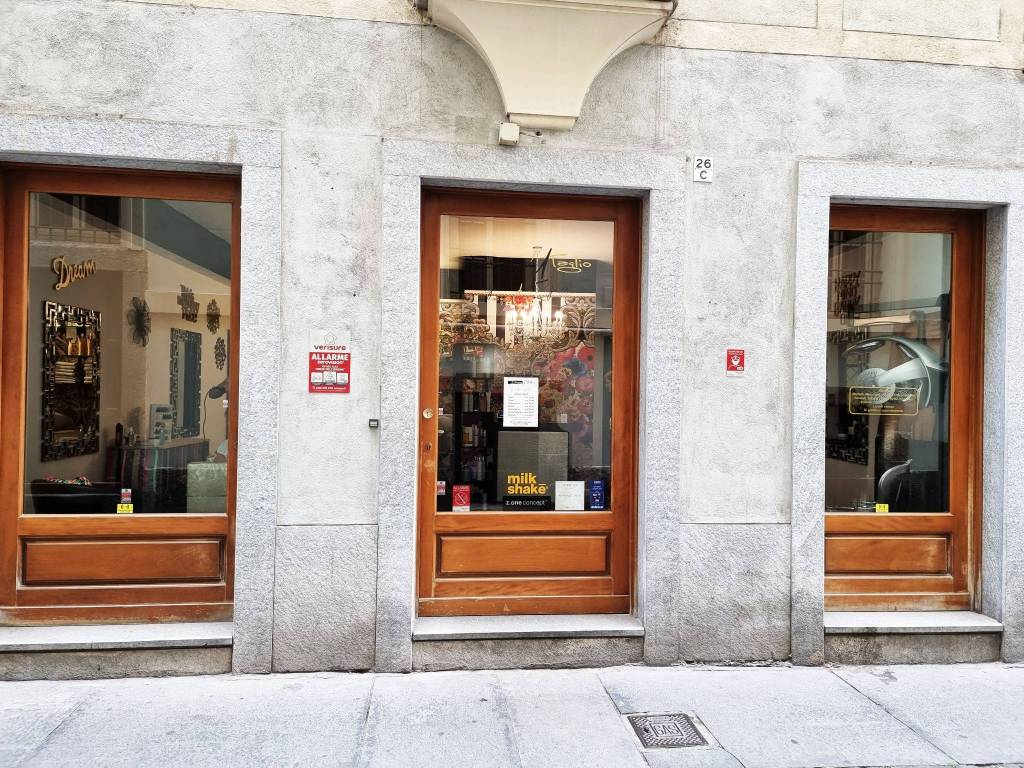 Negozio in vendita a Torino via Santa Chiara, 26C