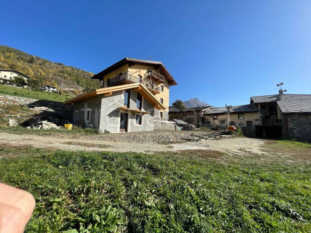 Villa in in vendita da privato ad Allein frazione Chaveroullaz, 1