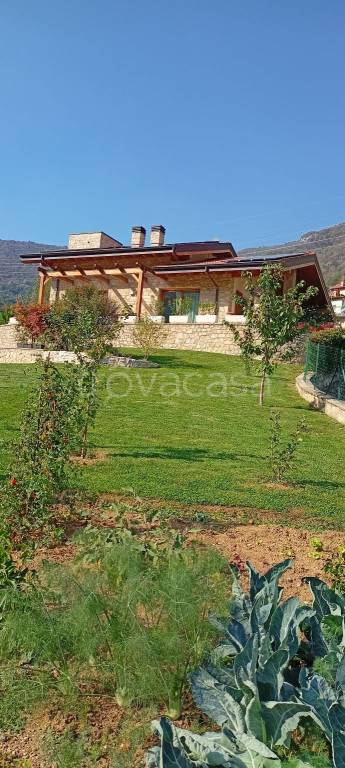 Casa Indipendente in in vendita da privato ad Alzano Lombardo via Lacca, 31