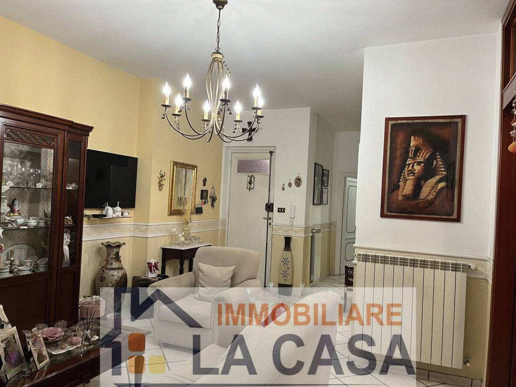 Appartamento in vendita a Lusciano via Luigi Pastore