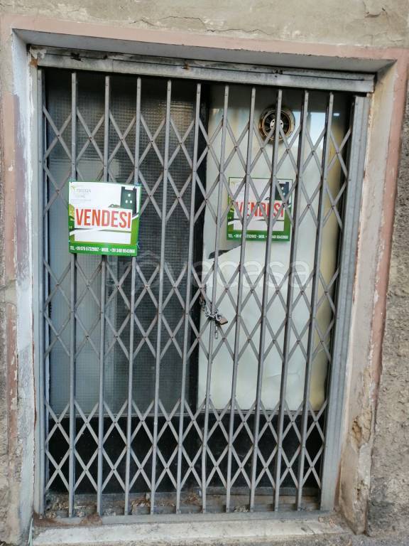 Negozio in vendita a Perugia via San Giacomo