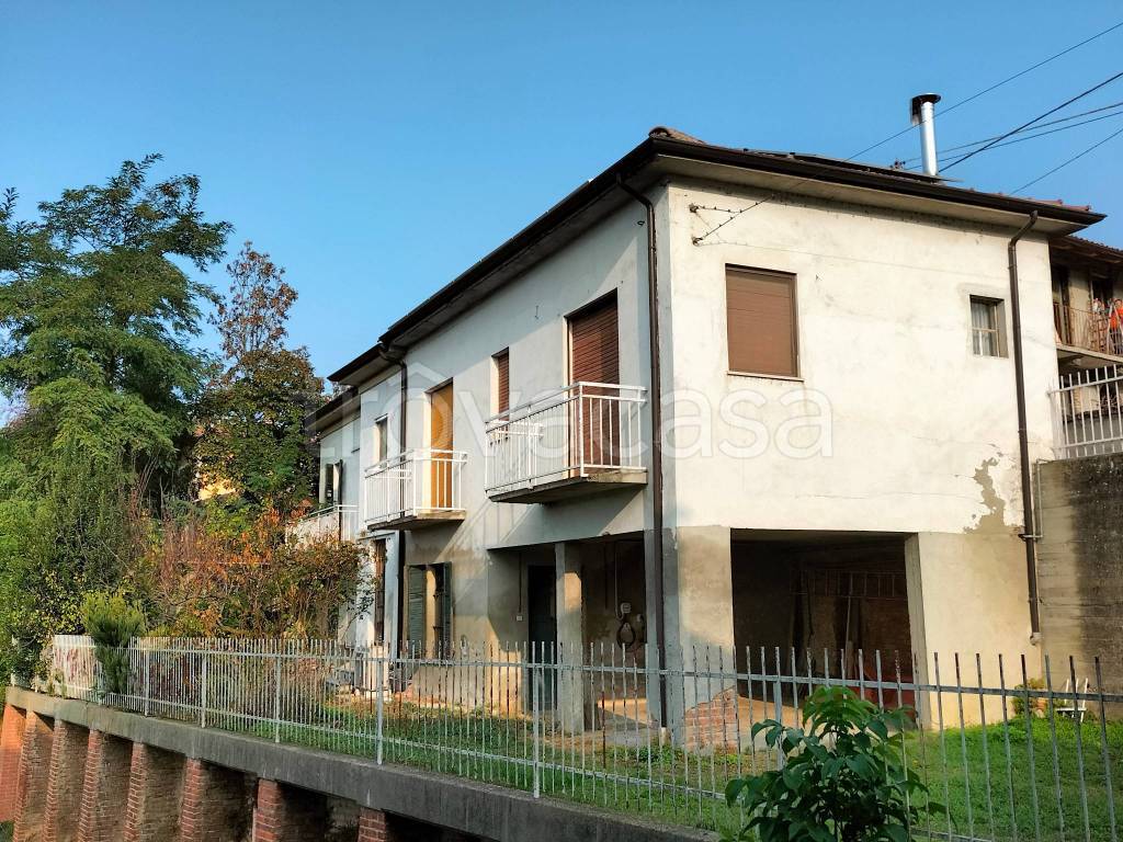 Casa Indipendente in vendita a Chiusano d'Asti via San Defendente, 7