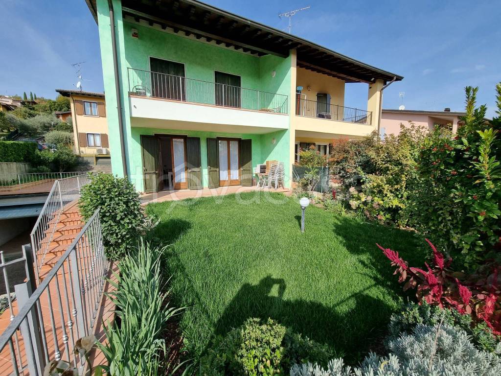 Villa Bifamiliare in vendita a Soiano del Lago via Castellana
