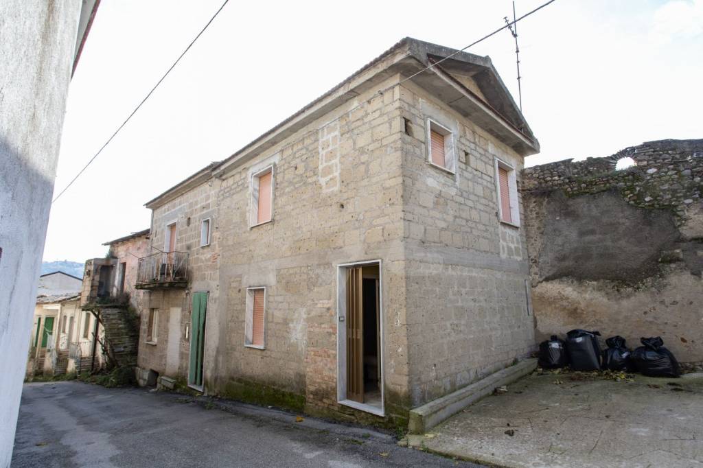 Casa Indipendente in vendita a San Martino Sannita via Vicinato, 6