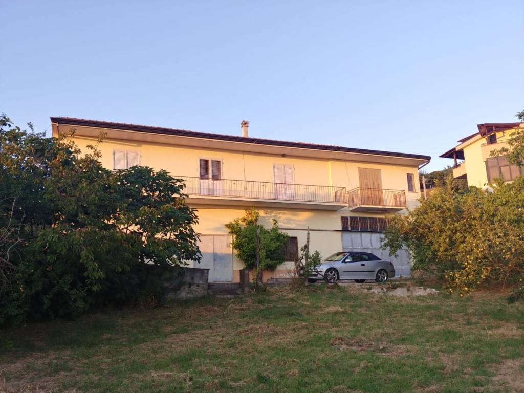 Villa in in vendita da privato a Rocchetta e Croce via Giuseppe Garibaldi, 7