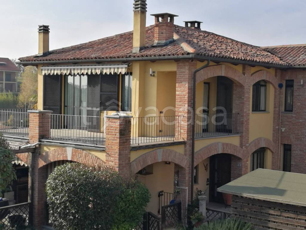Villa Bifamiliare in vendita a Revigliasco d'Asti via Roero, 10
