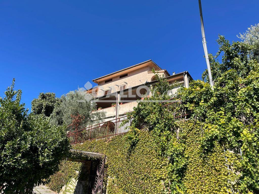 Appartamento in vendita a Carolei via Calabria, 35