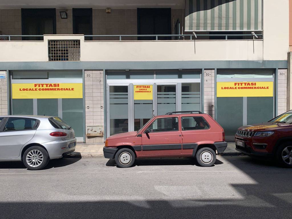 Negozio in in vendita da privato a Bari via Giovanni Amendola, 30