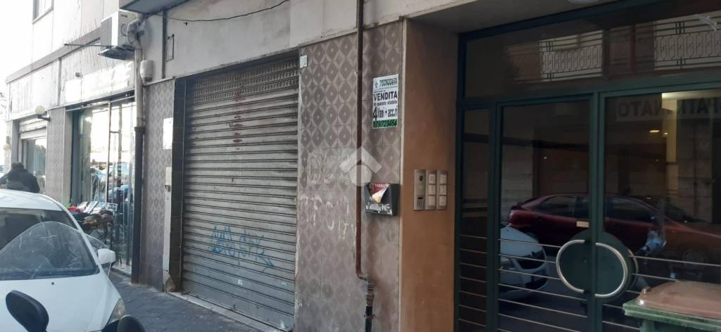 Negozio in vendita a Salerno via Domenico Vietri, 22